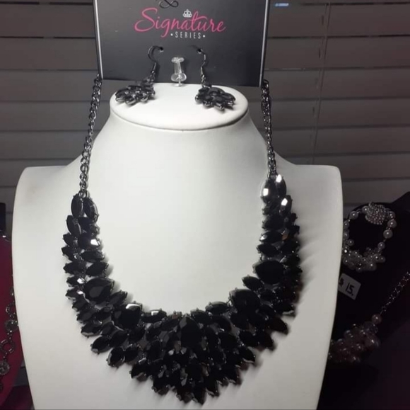 Necklace - Picture 1 of 1